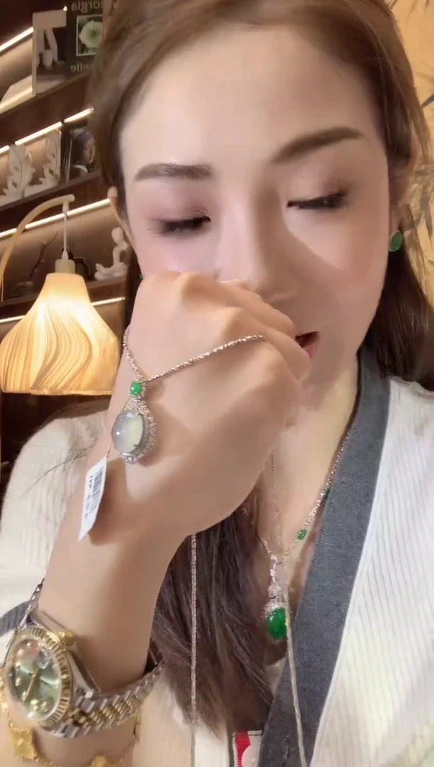 翡翠18K金镶嵌吊坠(不含链)A70翡翠