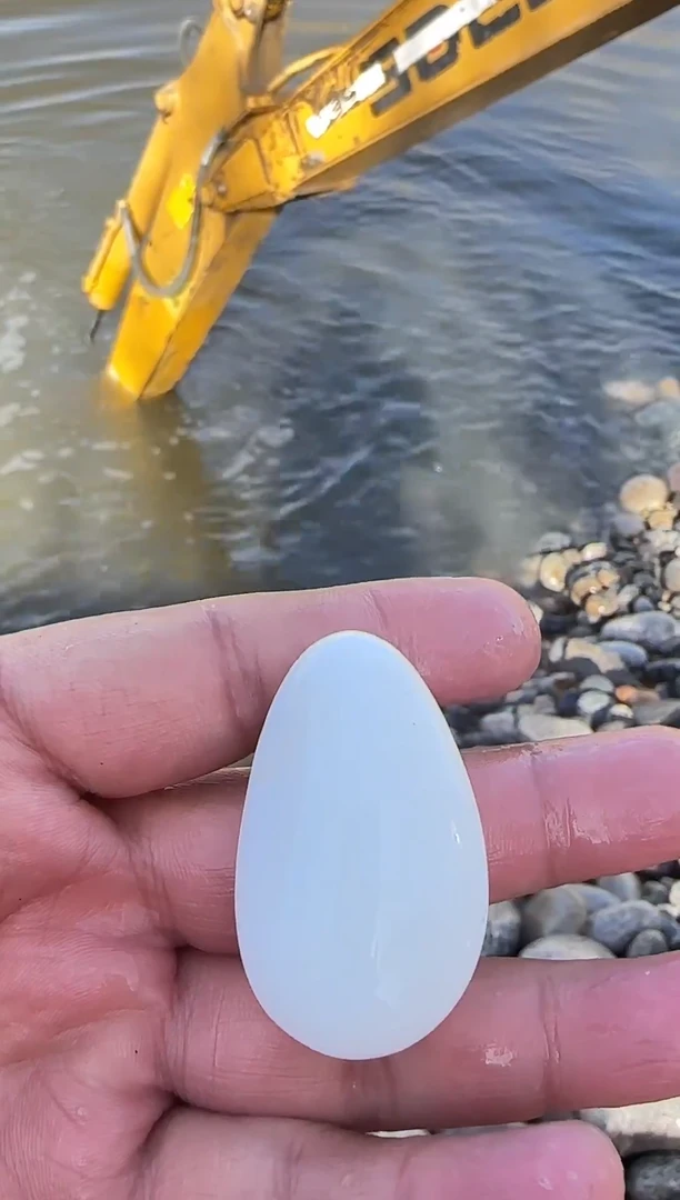 未镶嵌和田玉（糖玉）珠宝奇石58