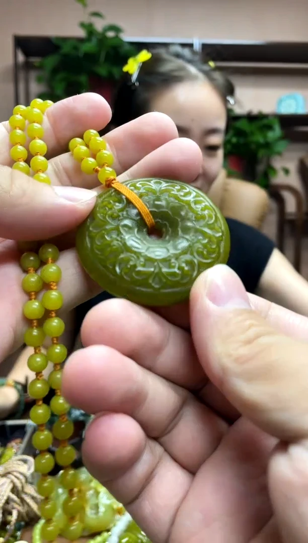 未镶嵌岫玉吊坠·