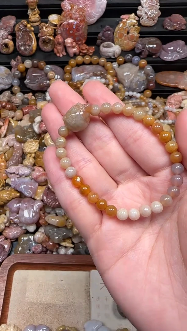 颈饰未镶嵌硅化珊瑚（珊瑚玉）607