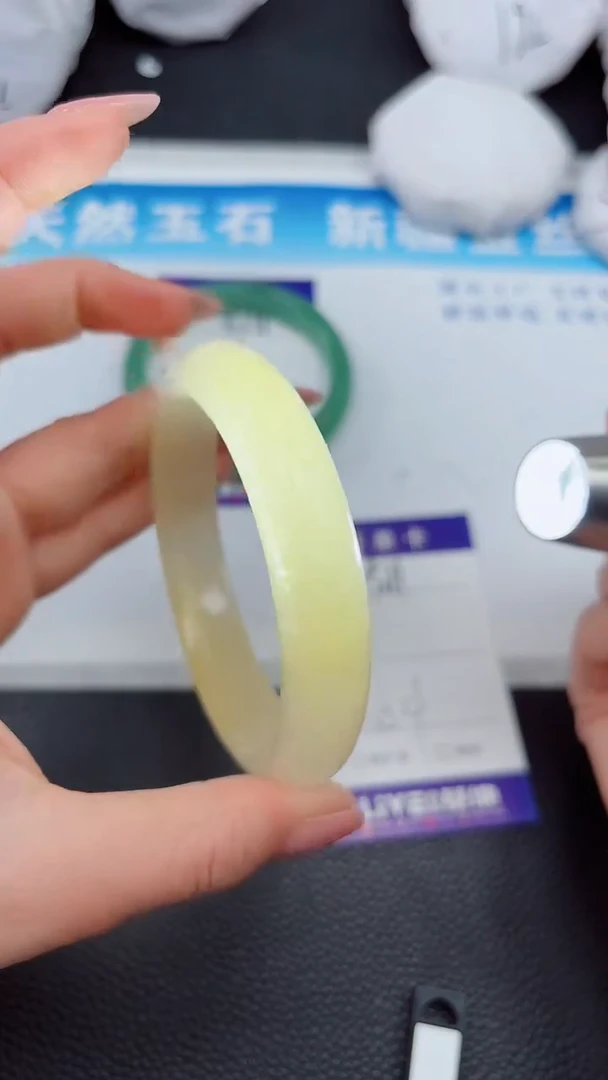 【闪购商品】石英质玉手镯未镶嵌511