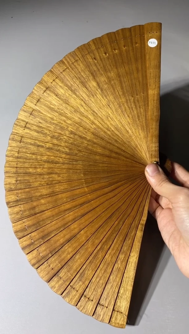 【闪购商品】金丝楠木雕797号21cm金丝楠木小叶桢楠扇子