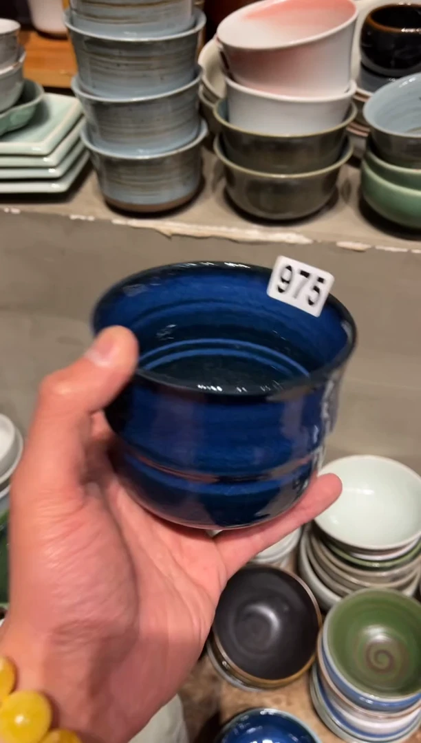 【闪购商品】瓷片975 微瑕季蓝扭扭碗1个