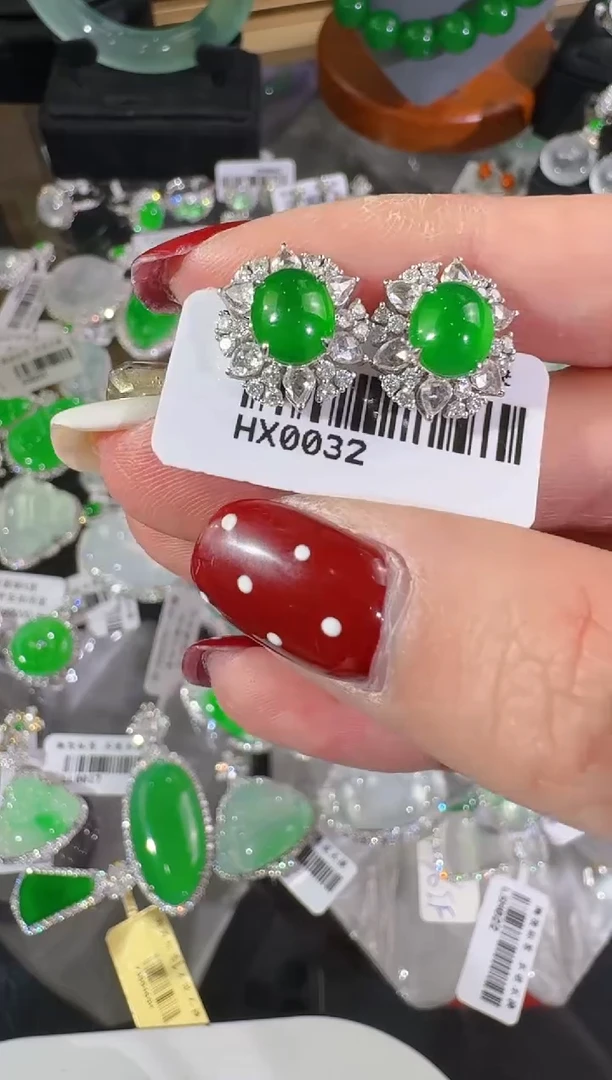 【闪购商品】翡翠耳饰18K金镶嵌蛋面