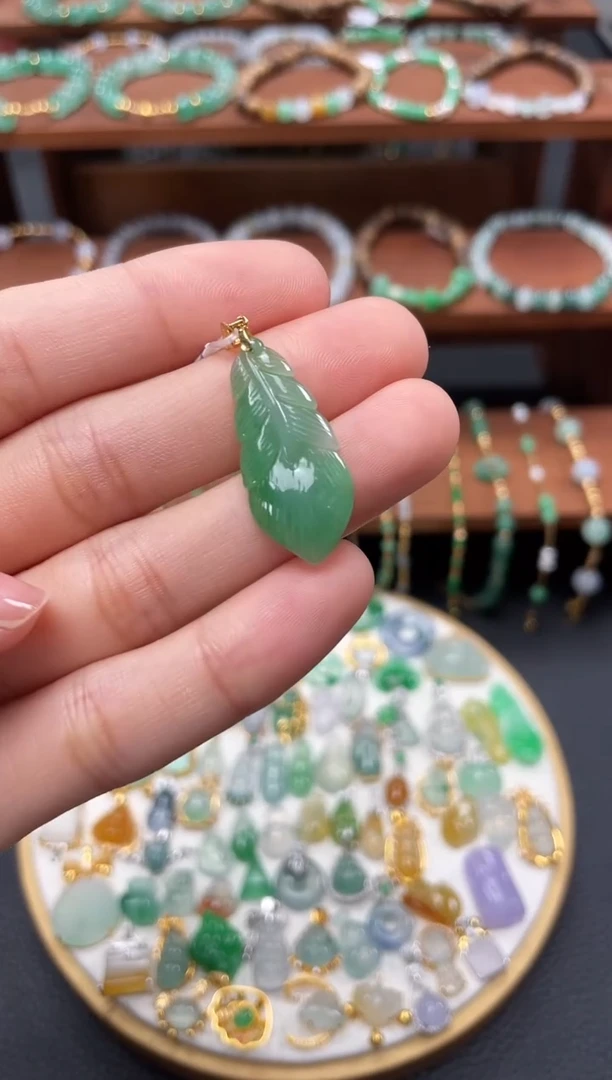 【闪购商品】翡翠吊坠(不含链)18K金镶嵌一个  JK425