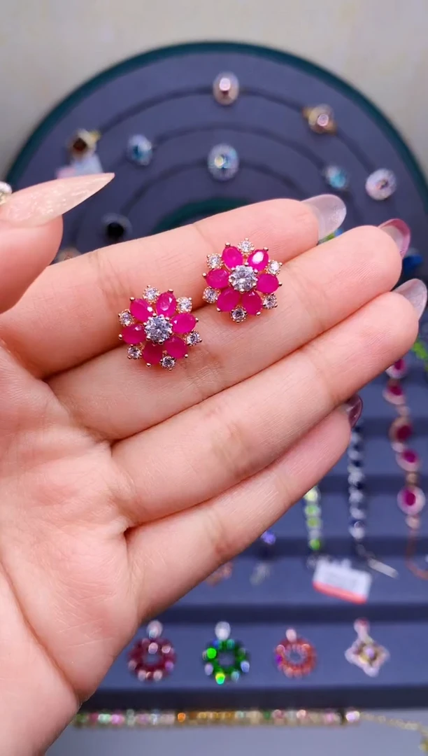 【闪购商品】红宝石耳饰银S925镶嵌55555