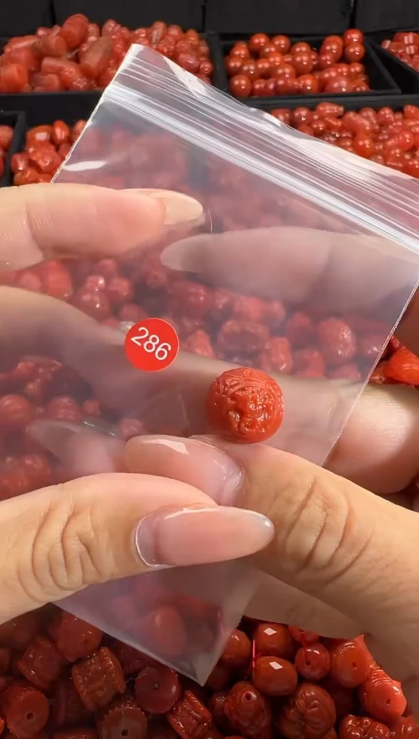 颈饰未镶嵌南红玛瑙1