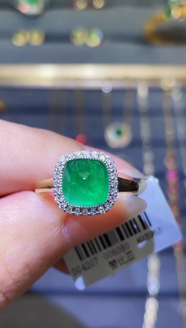 18K金镶嵌戒指祖母绿2.01ct