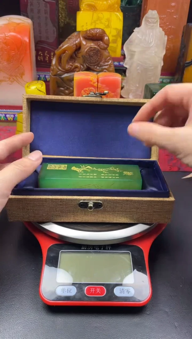 寿山石印石水松冻四君子竖章 空谷幽兰