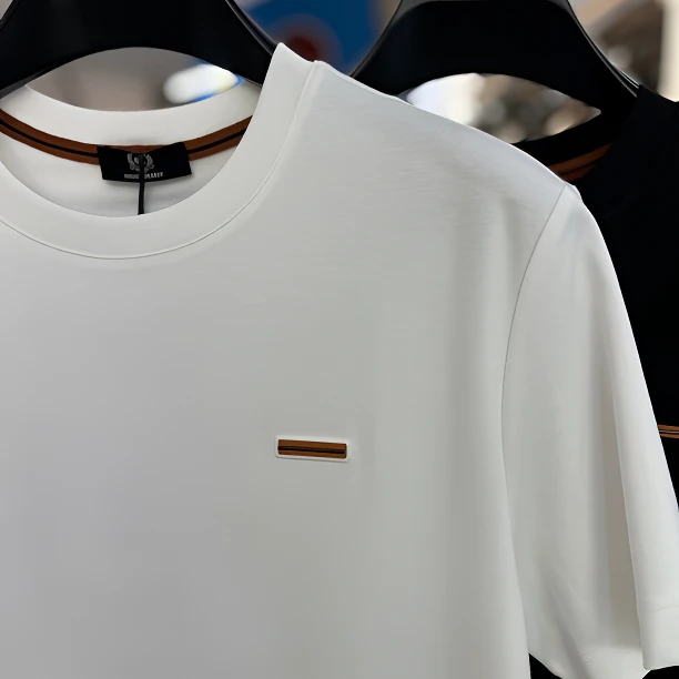 男士新款白色休闲夏季半袖短袖冰丝轻奢时尚男生衣服高级感