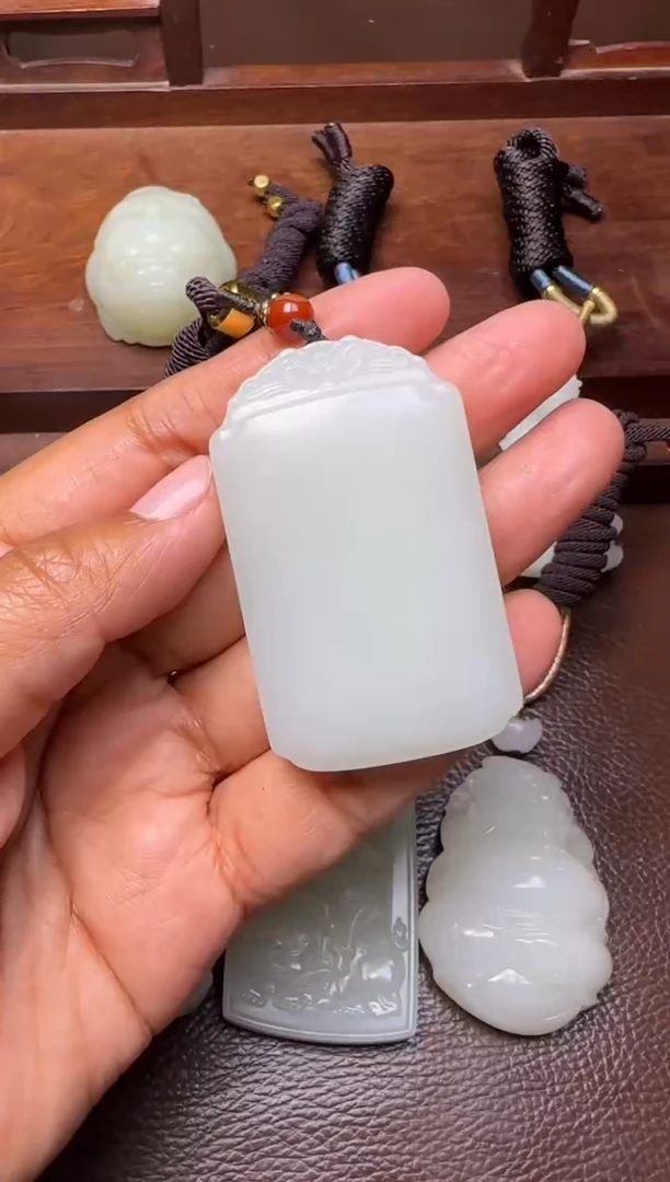 未镶嵌和田玉挂件和田玉挂件