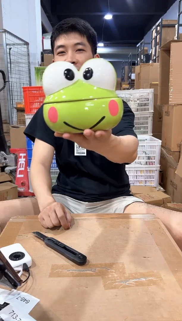 瓷片陶瓷大眼蛙带盖罐微瑕