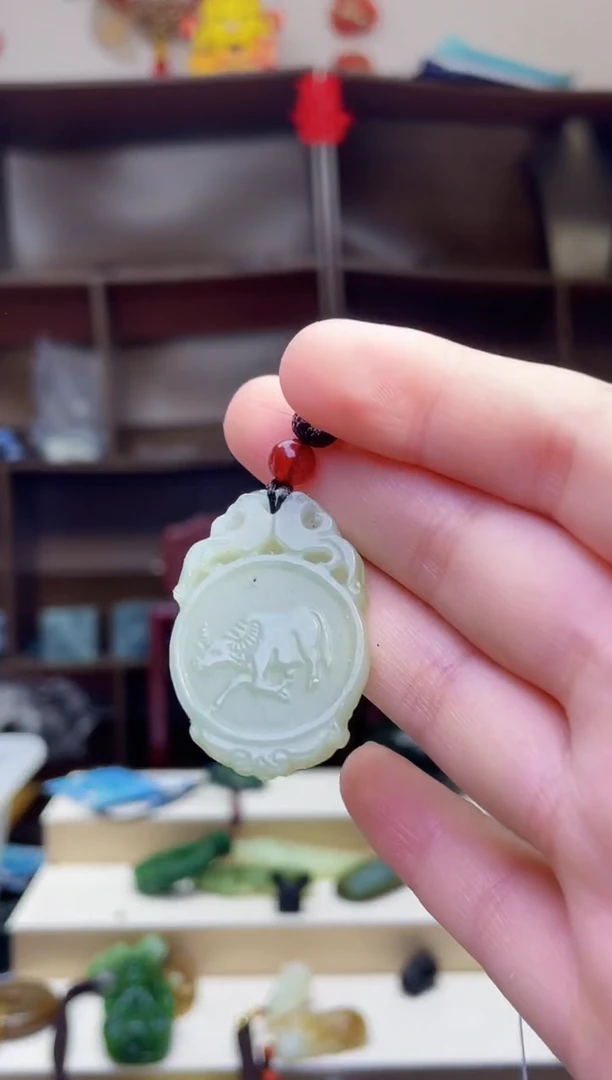 和田玉未镶嵌颈饰1