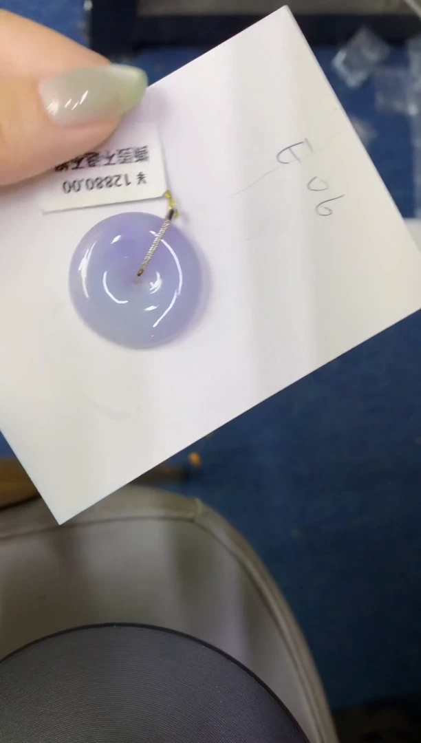 翡翠18K金镶嵌颈饰缅甸天然翡翠A货