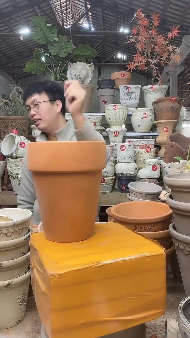 【闪购商品】缸1个17*21红陶反比例无托