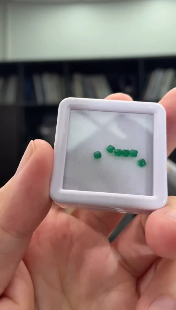 【闪购商品】祖母绿裸石未镶嵌67.8分祖母绿