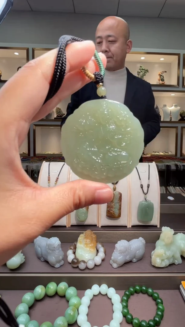 颈饰未镶嵌和田玉苏