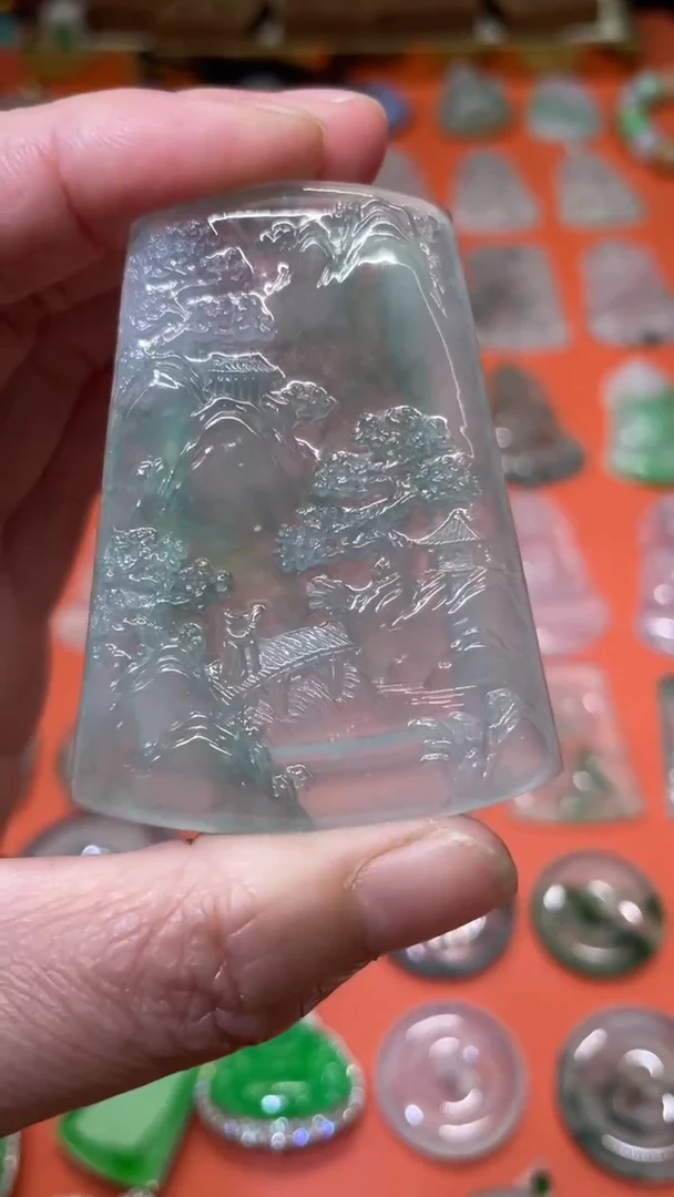 颈饰未镶嵌翡翠山水牌