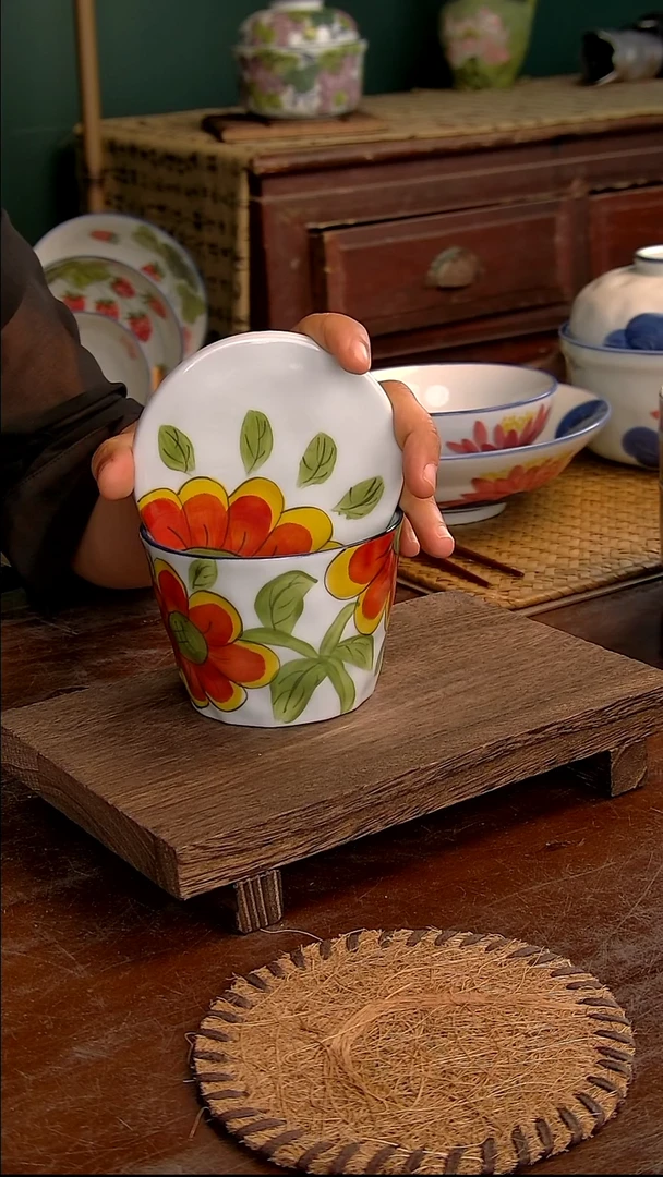 瓷片高白锤纹盖杯-向日葵