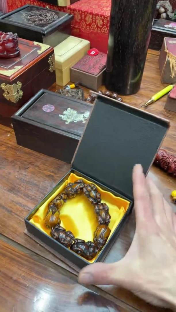 【闪购商品】蜜蜡手串未镶嵌蜜蜡貔貅造型手串带礼盒