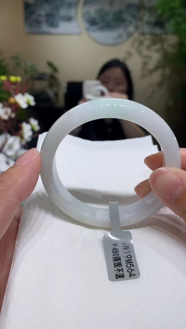 翡翠手镯未镶嵌圈口56.4