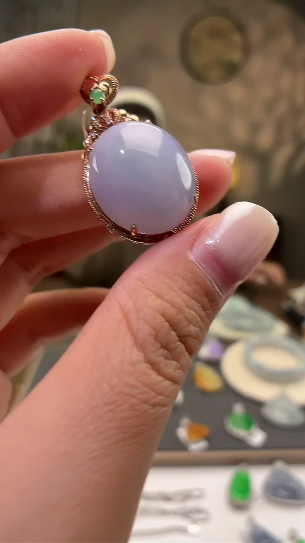 吊坠(不含链)18K金镶嵌翡翠对面