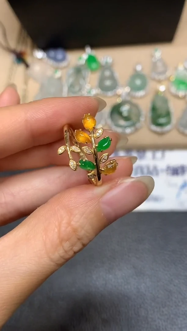 18K金镶嵌戒指翡翠【无服务费