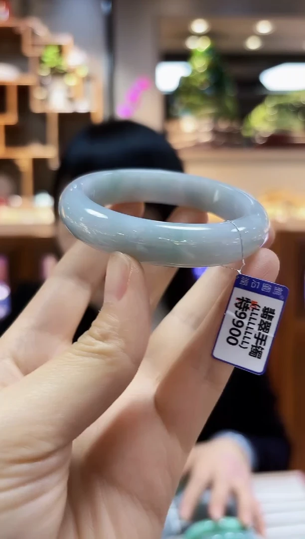 【闪购商品】翡翠颈饰未镶嵌55手镯