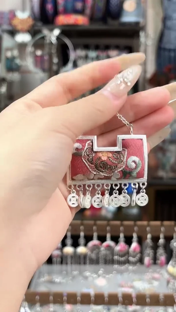 织绣民族风非遗老绣苗银饰品686