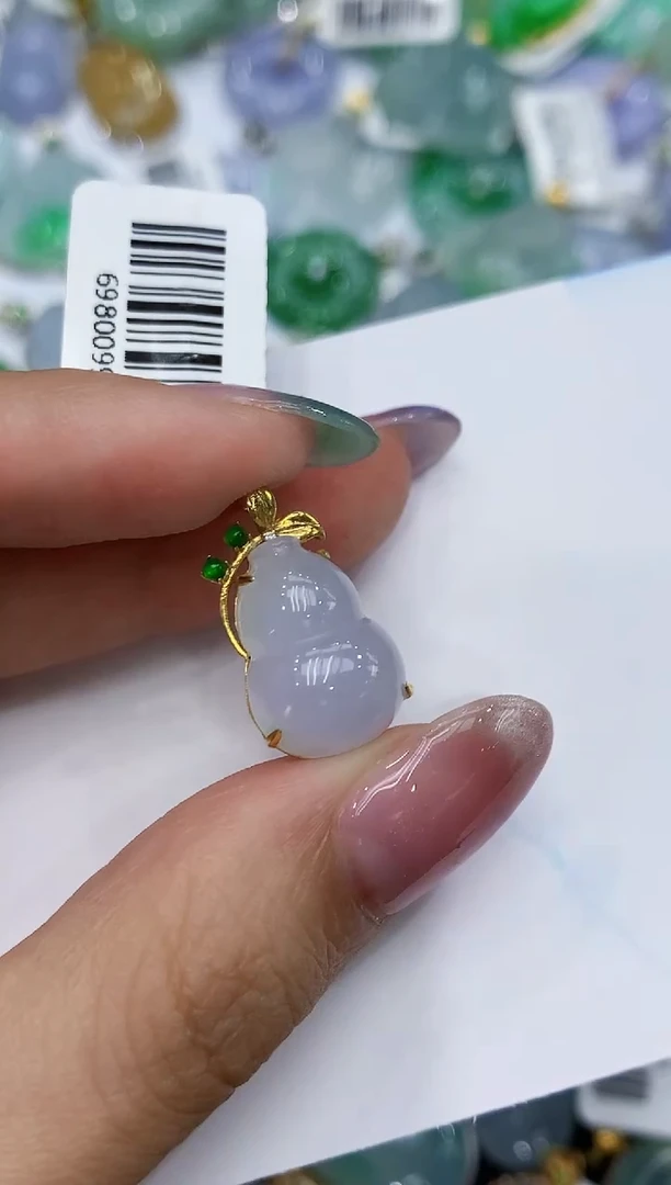 翡翠18K金镶嵌颈饰111111111111