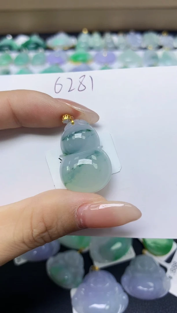 翡翠18K金镶嵌颈饰天然缅甸翡翠A货