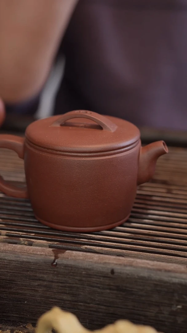茶壶紫砂汉瓦 半手工 230cc
