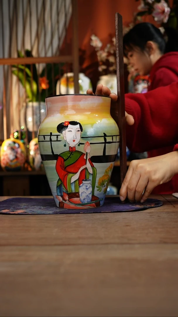 当代景德镇设计师釉下手绘陶瓷花瓶