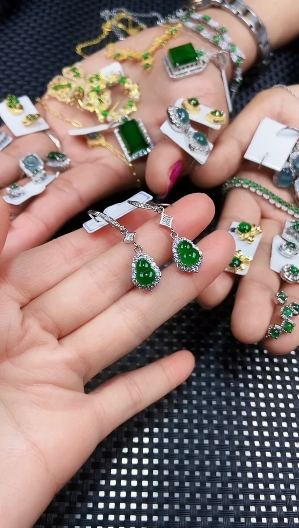 【闪购商品】翡翠耳饰未镶嵌111111111