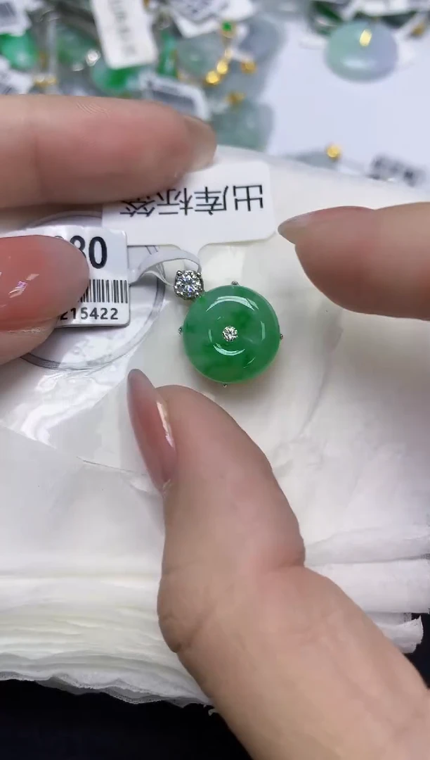颈饰未镶嵌翡翠天然缅甸翡翠A货多样性发一件