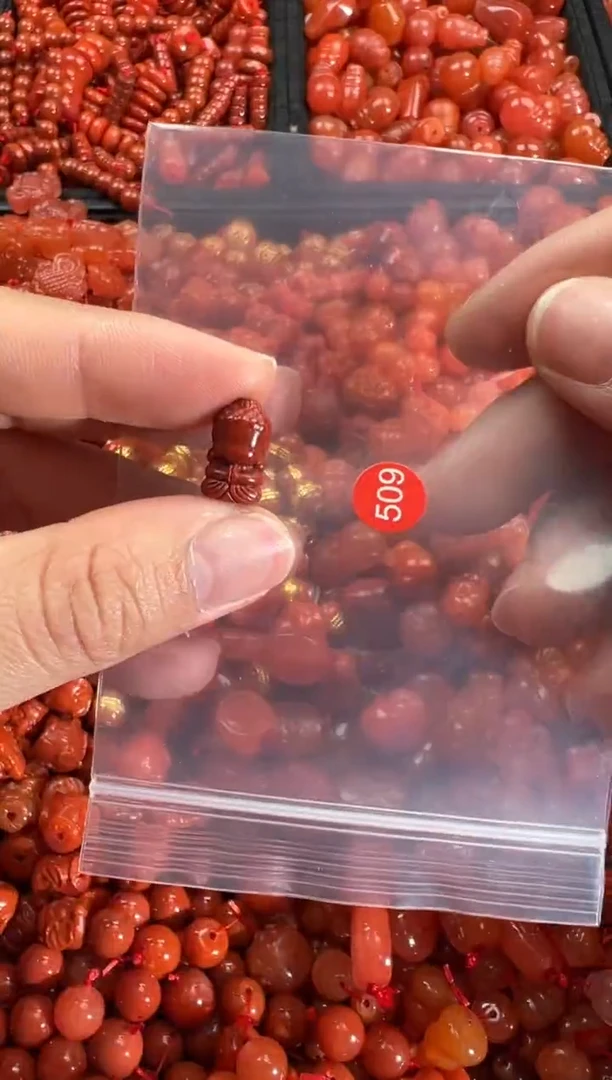 【闪购商品】南红玛瑙颈饰未镶嵌1