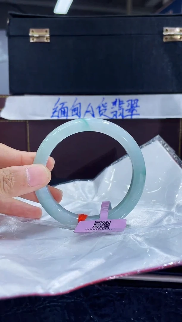 未镶嵌手镯翡翠22