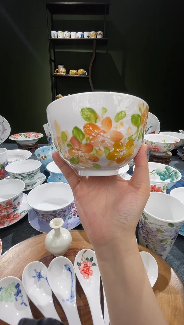 其他景德镇高温釉下彩小黄花大葫芦碗