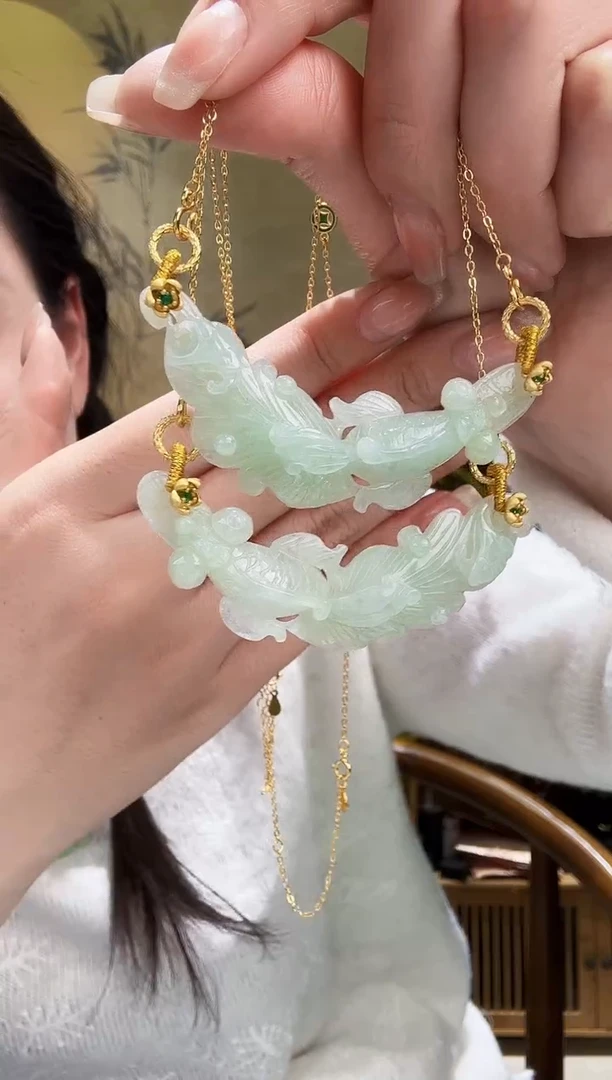 颈饰未镶嵌翡翠多样发其一个