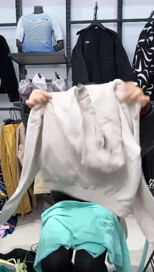 2370编码  瑕疵直播间过款为准 尺码M