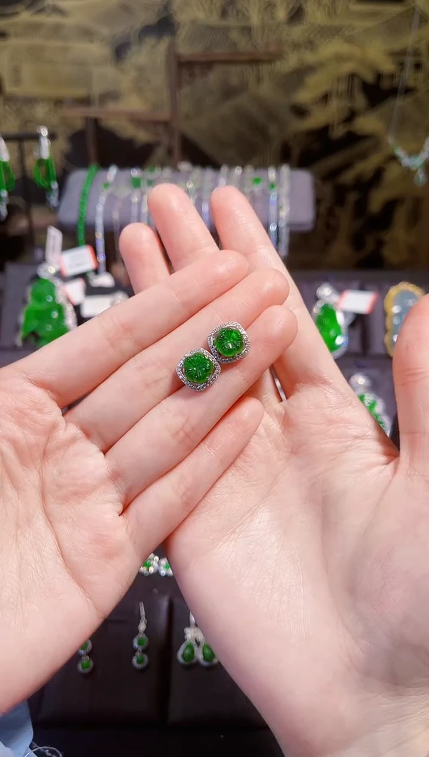 【闪购商品】翡翠耳钉银S925镶嵌格桑花耳钉