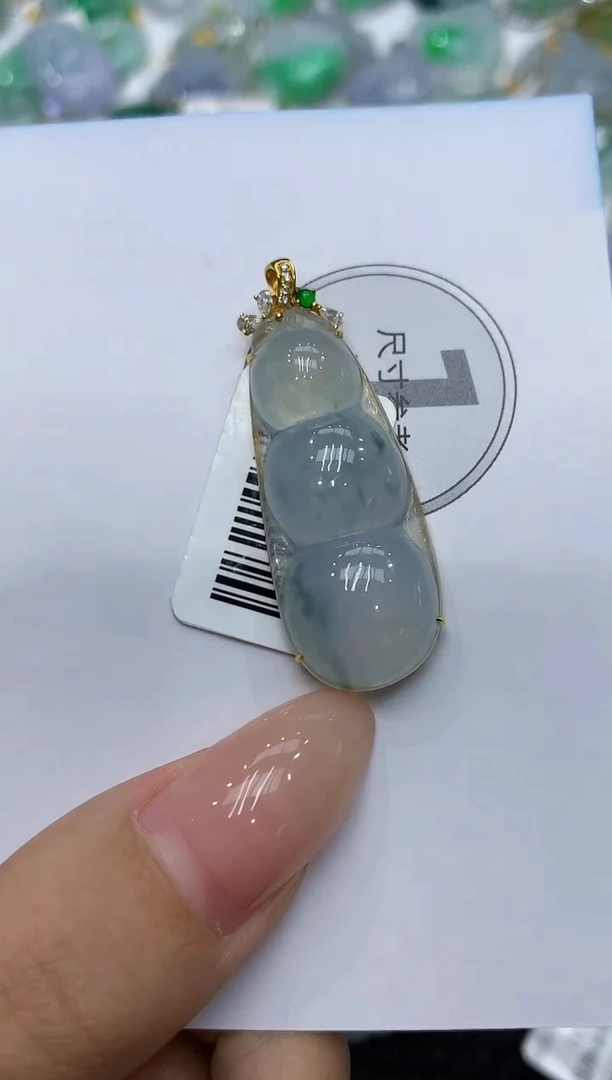 颈饰18K金镶嵌翡翠111111111111