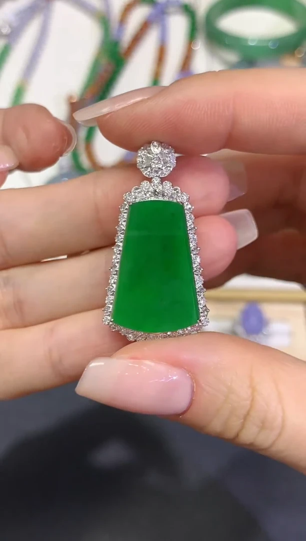 【闪购商品】翡翠颈饰18K金镶嵌团购78