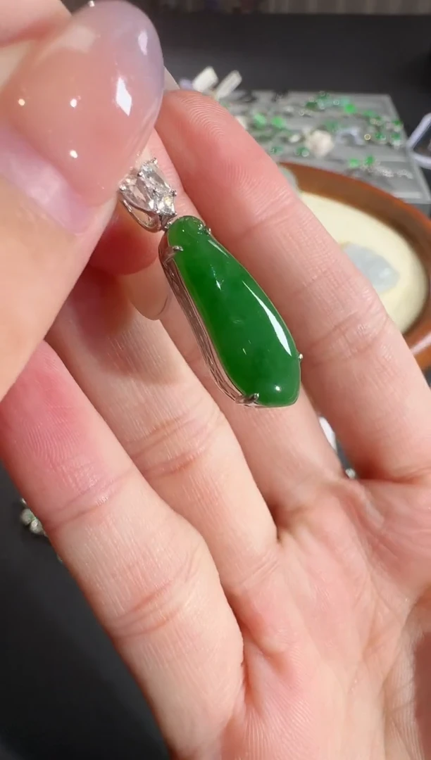 吊坠(不含链)18K金镶嵌翡翠【源头工厂】钻石镶嵌