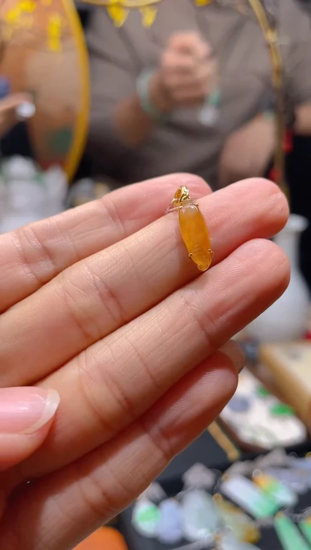 【闪购商品】翡翠颈饰18K金镶嵌假一赔三