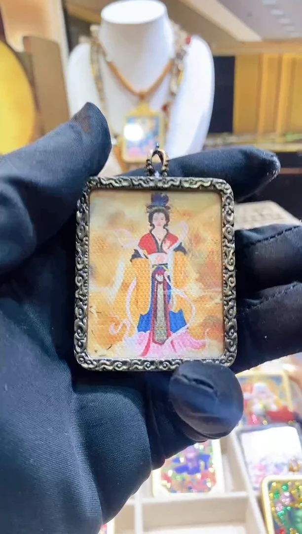 吊坠泰山奶奶=半手绘西藏唐卡文玩唐卡