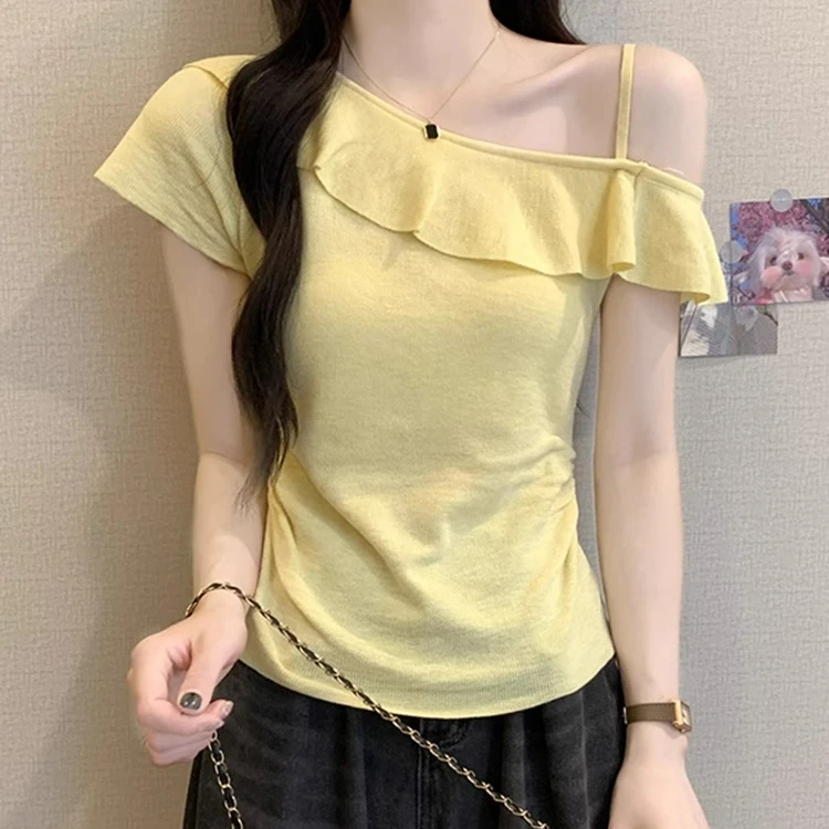 黄色一字肩短袖小上衣女夏日服装斜肩露肩短款五一出游出片