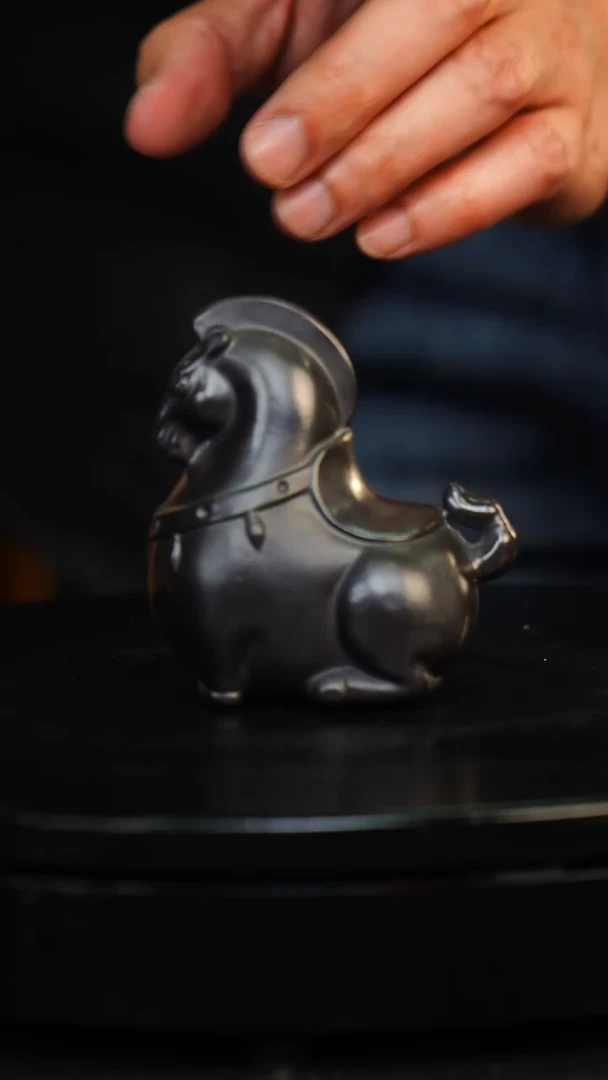 紫砂茶宠黑石黄唐马茶宠