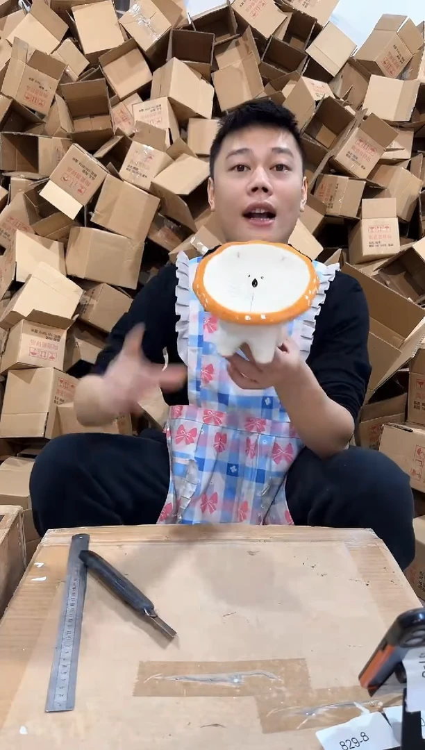 瓷片小号狮子猫碗