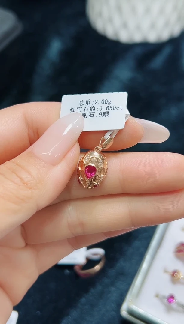 吊坠18K金镶嵌红宝石·